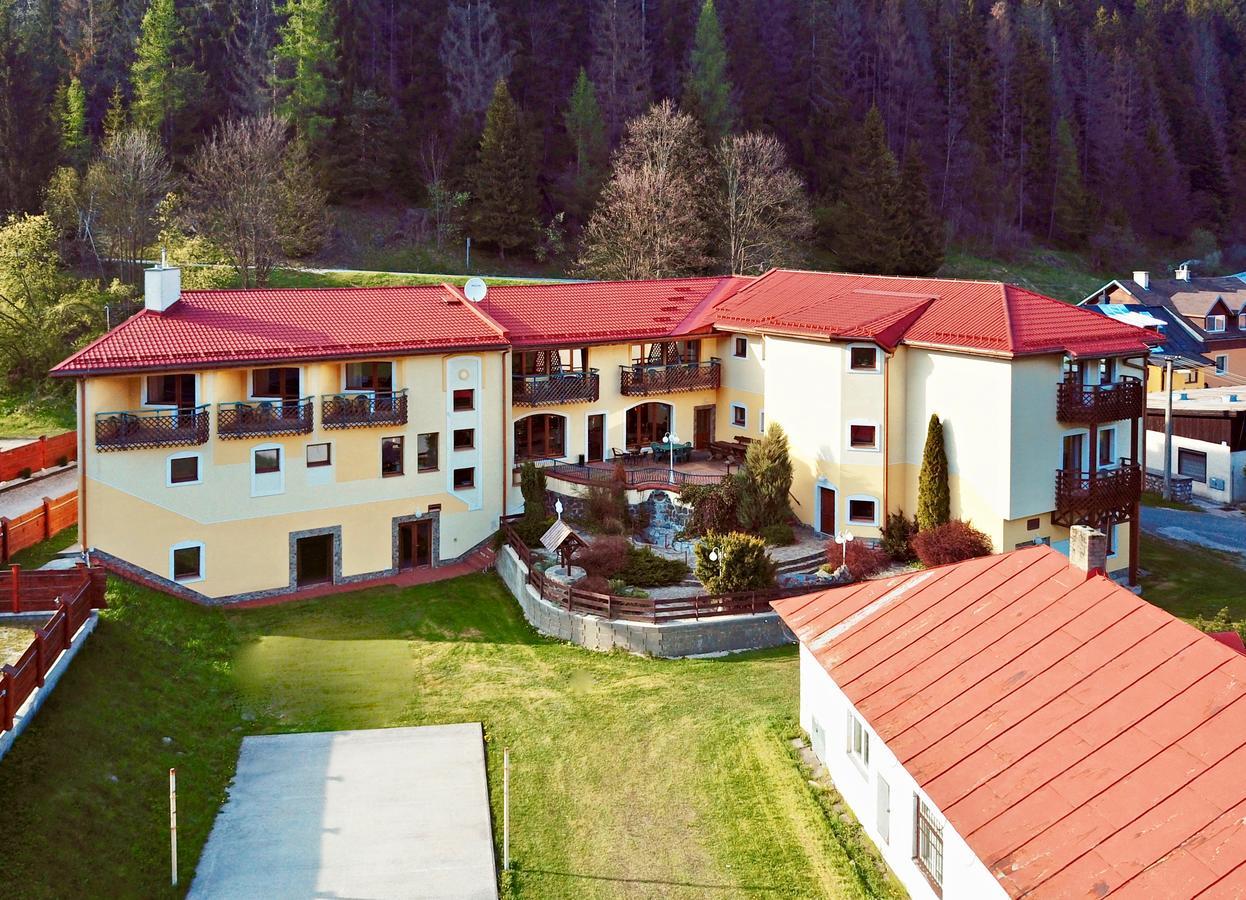 Penzion Salamander Mlynky Exteriér fotografie